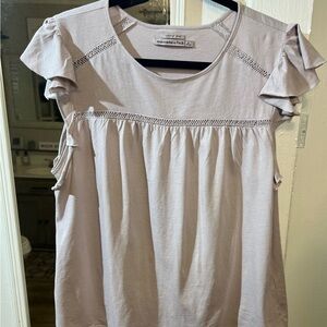 Like new Abercrombie & Fitch flutter sleeve babydoll Tshirt. Size LARGE,